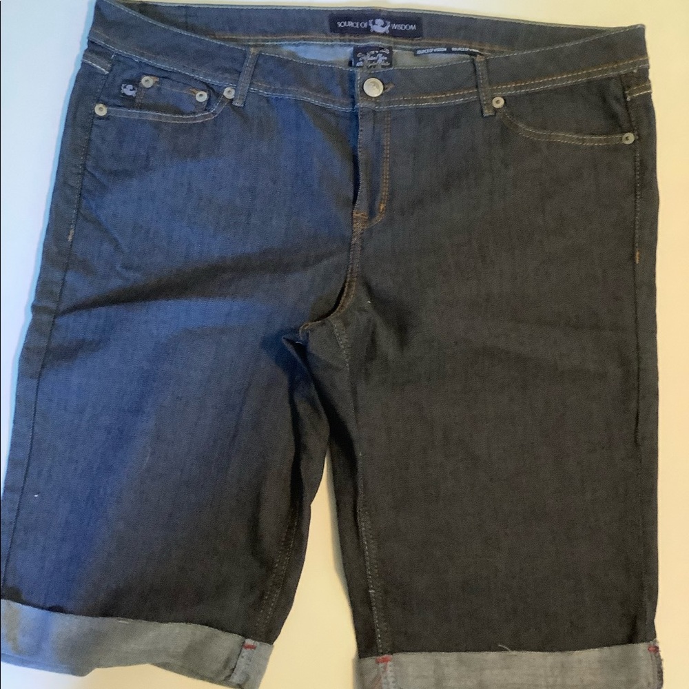 Source of Wisdom Dark Capri Jeans w/ Cuffs size 22